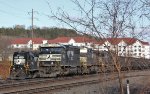 NS 7022 on 507 passing yard power